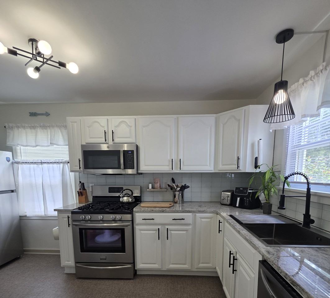 915 Mackow Dr #NA - Photo 4 of 19