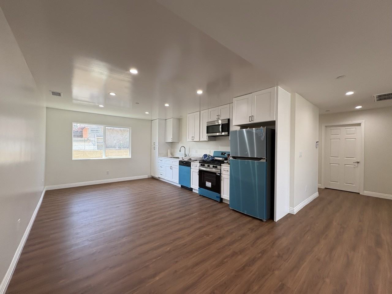 9737 Lev Ave #NA - Photo 2 of 12