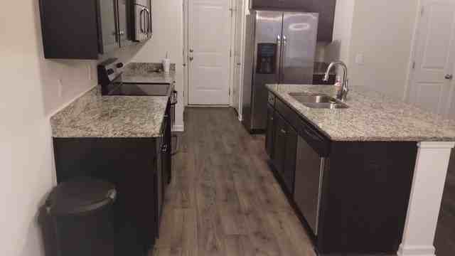 194 Bonhomme Cir #NA - Photo 5 of 11