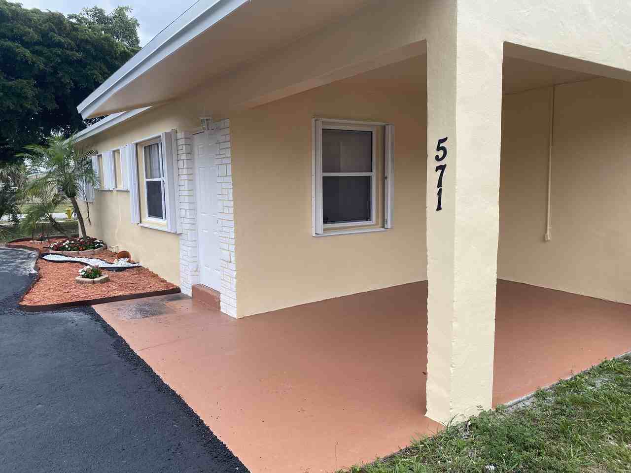 571 Ne 61st St #NA - Photo 7 of 24