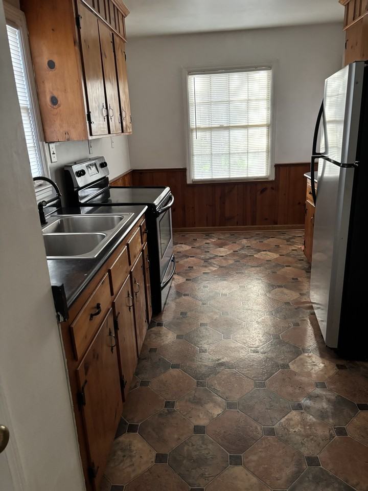 4647 Sylvan Dr #NA - Photo 5 of 9