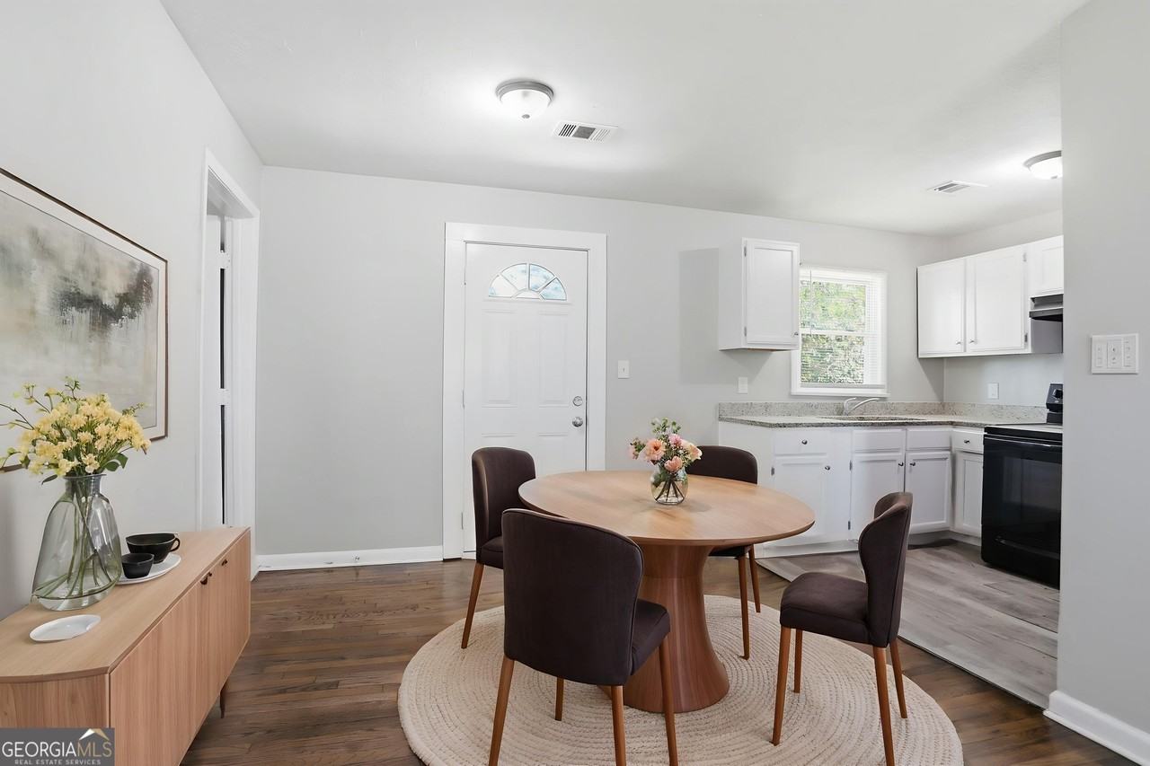 829 Bonneville Ter Nw #NA - Photo 2 of 11
