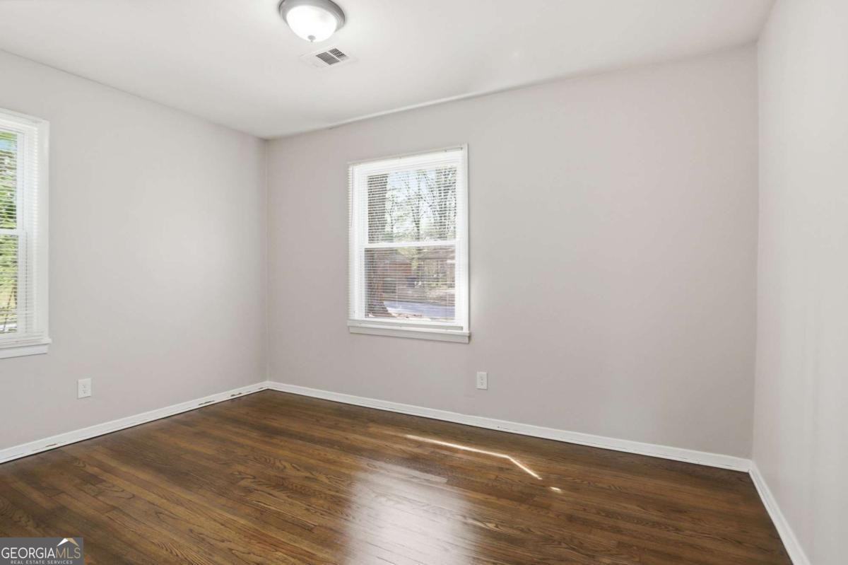 829 Bonneville Ter Nw #NA - Photo 5 of 11
