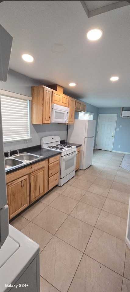 419 N Sierra Ave #419OAKDALE - Photo 2 of 7