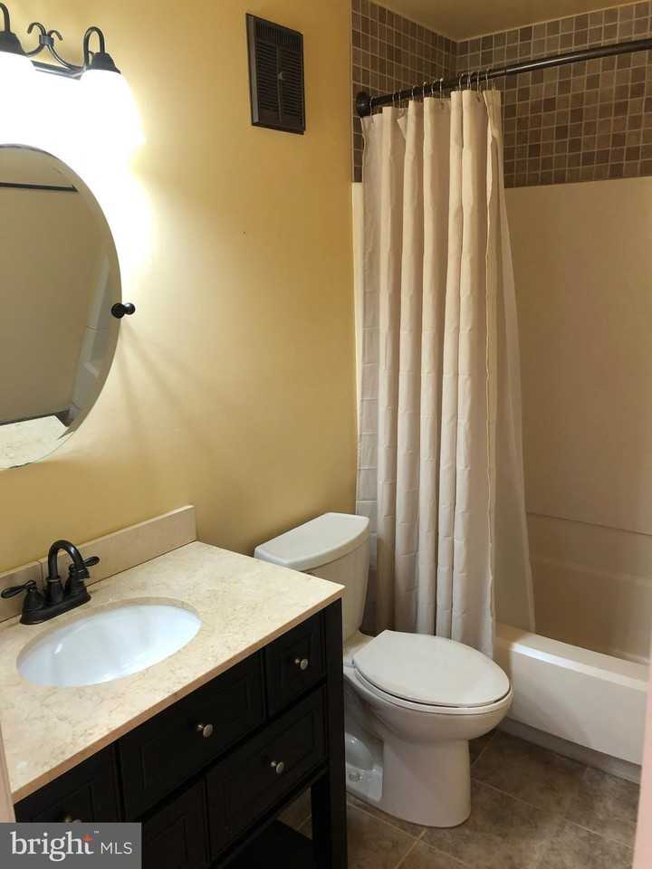 Woods Dr #1806 - Photo 2 of 8