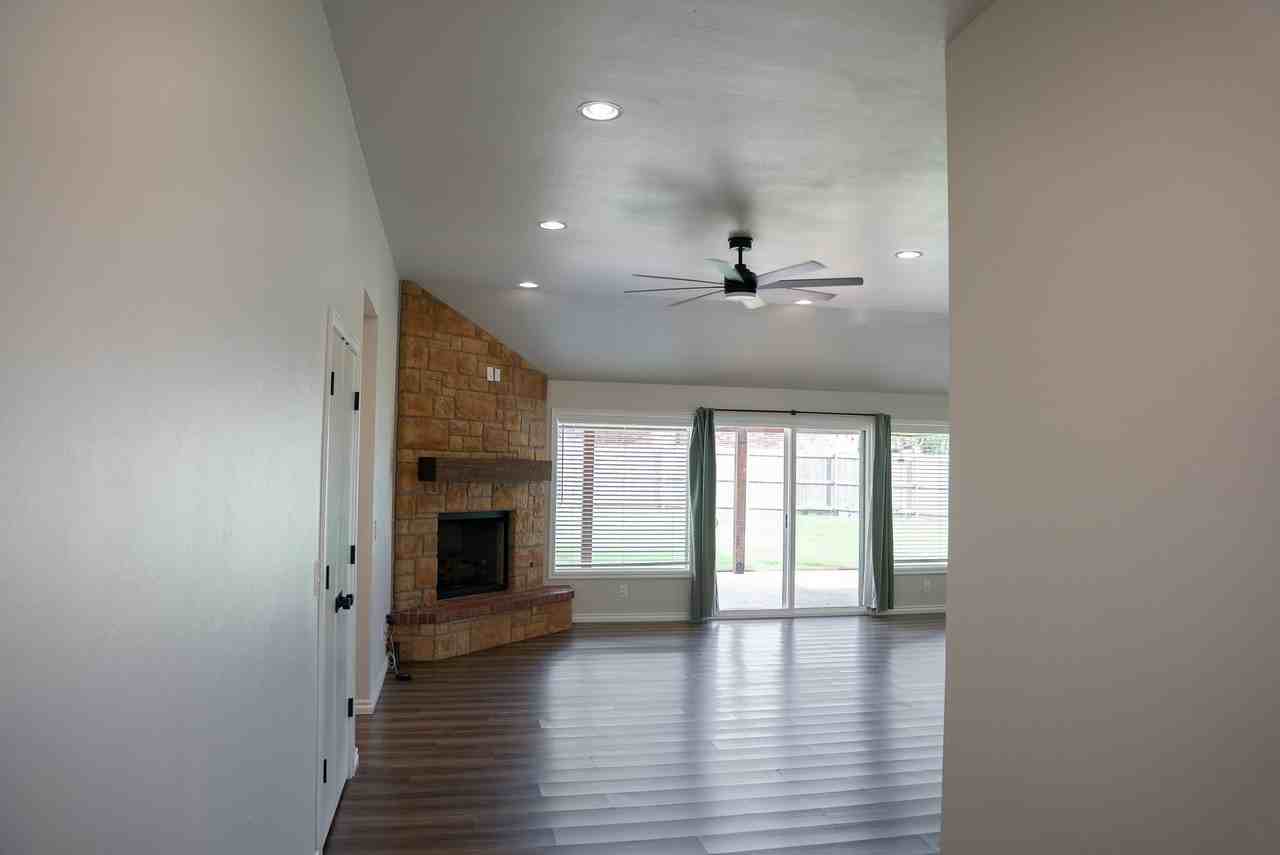 2916 E Lake Dr #NA - Photo 3 of 32