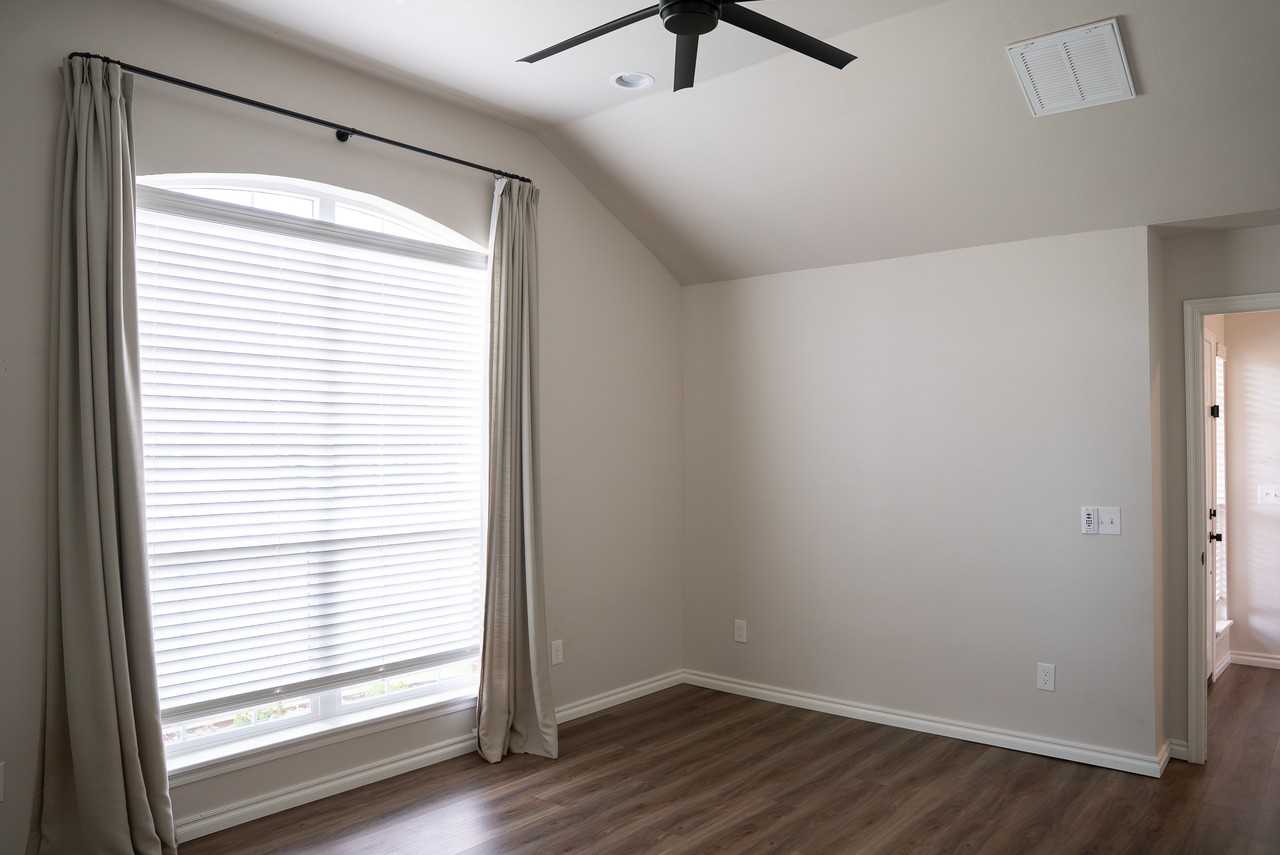 2916 E Lake Dr #NA - Photo 5 of 32