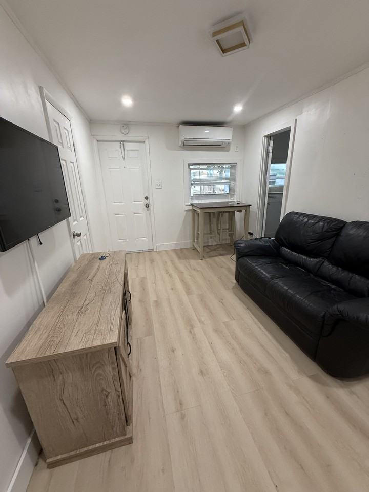 51 Sw 13th St #NA - Photo 4 of 11