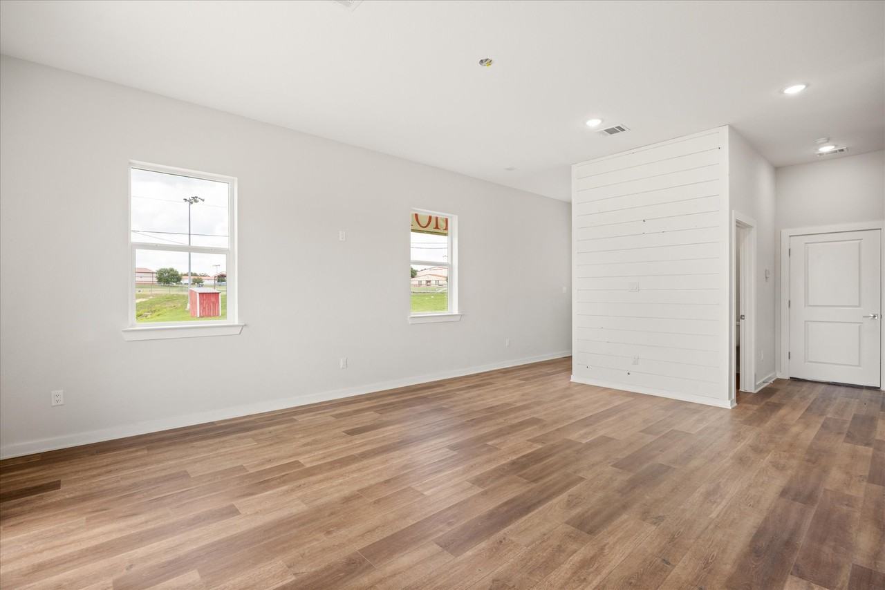 706 N Sycamore St #712 - Photo 6 of 35