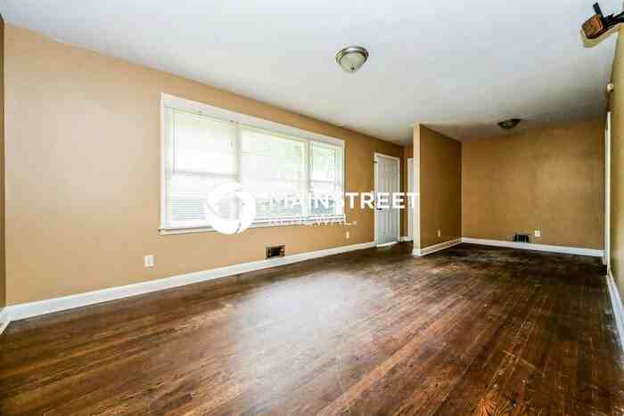 468 Cynthia Ln - Photo 2 of 16