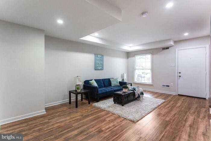8593 Pioneer Dr - Photo 5 of 20