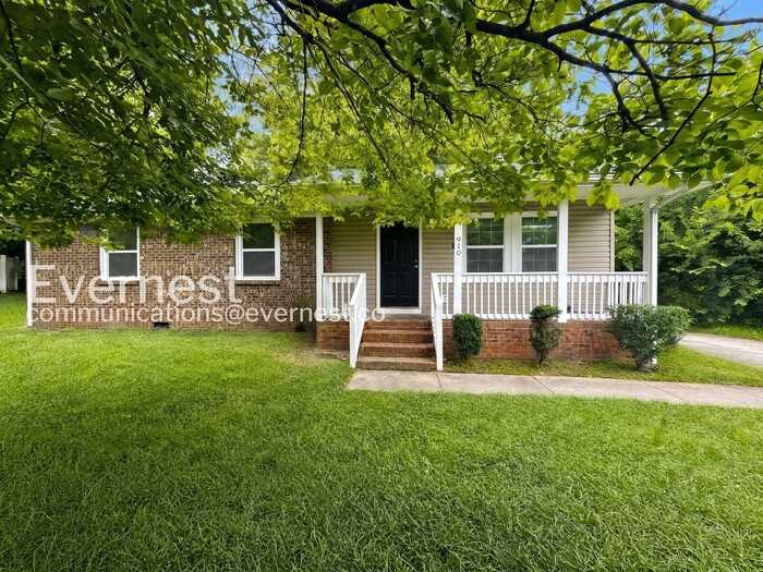 910 Canton Pl
