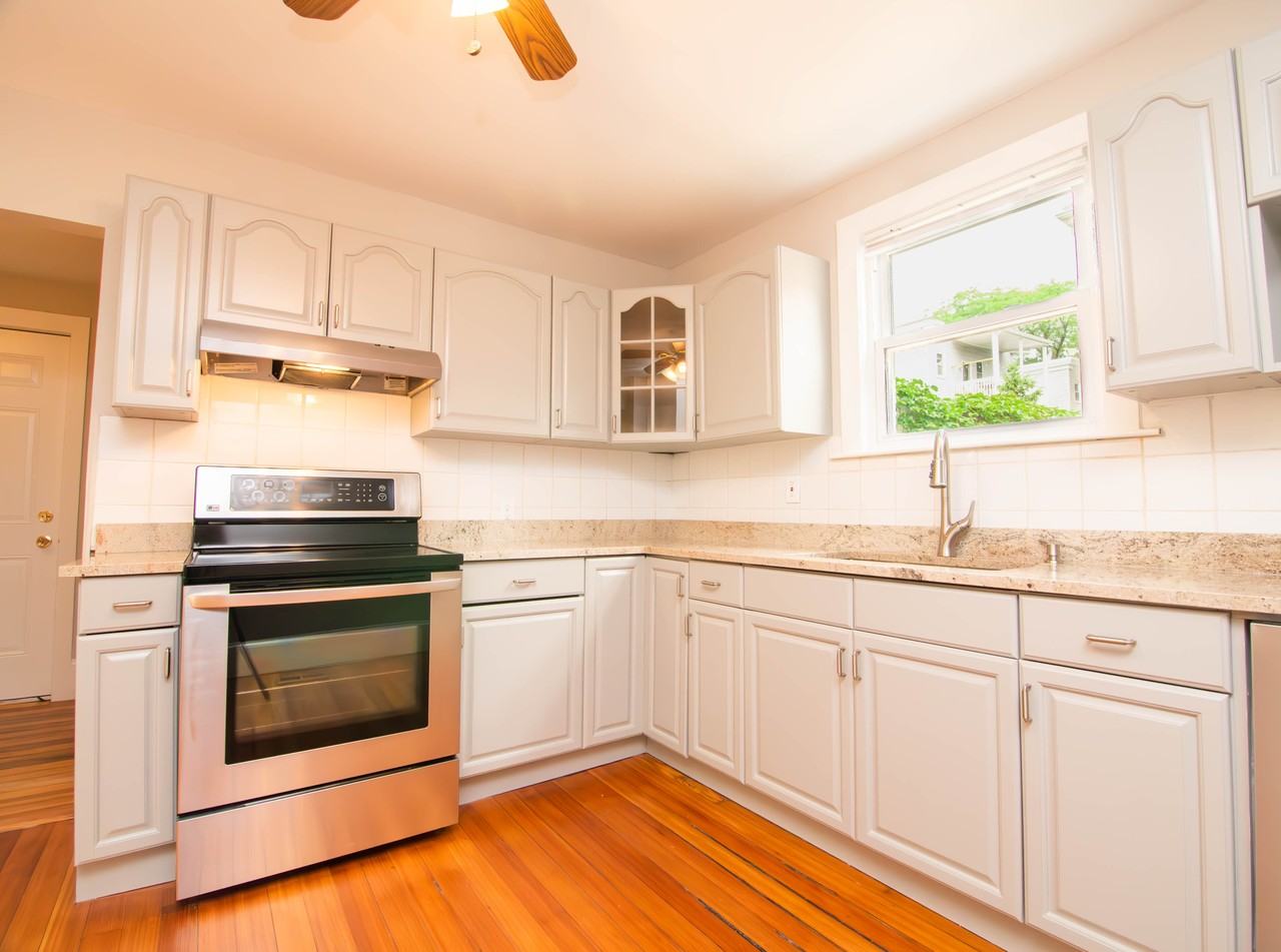 48 Oak Square Ave #1 - Photo 7 of 37