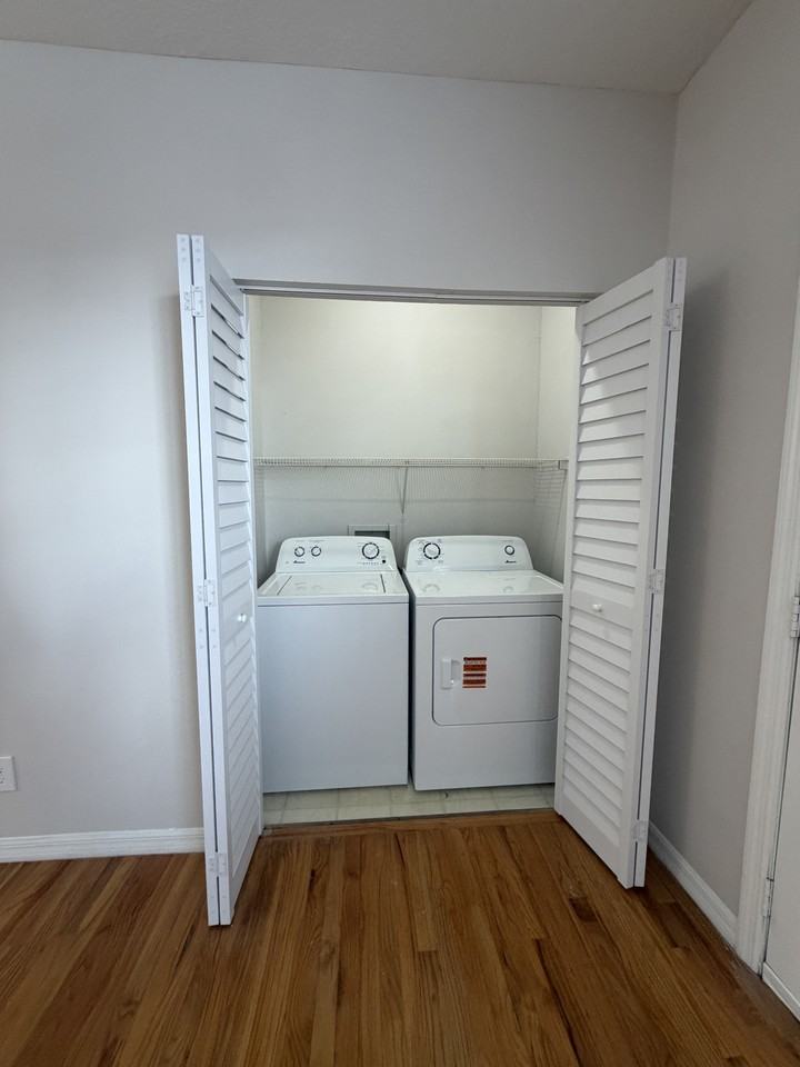 2403 W Platt St #C - Photo 2 of 20