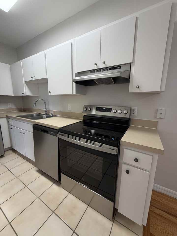 2403 W Platt St #C - Photo 5 of 20