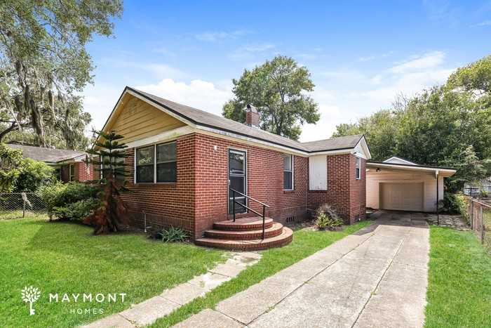 5610 Perry St - Photo 4 of 15