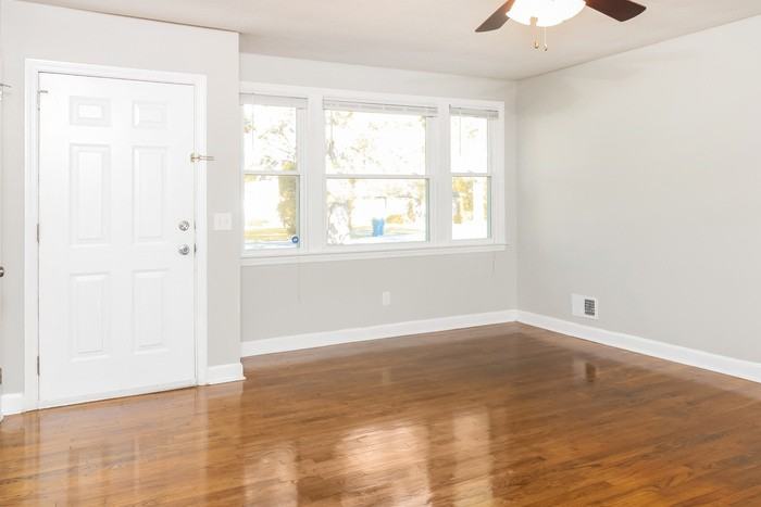 142 Dickert Dr - Photo 4 of 12