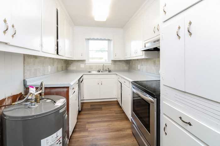 142 Dickert Dr - Photo 7 of 12