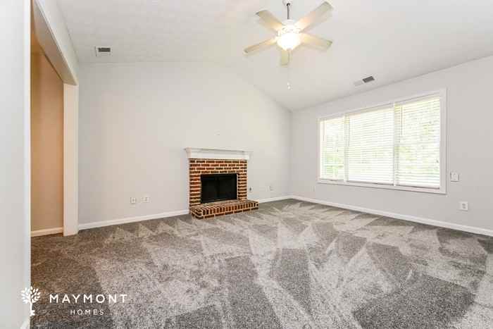 1024 Miss Amber Way - Photo 5 of 16
