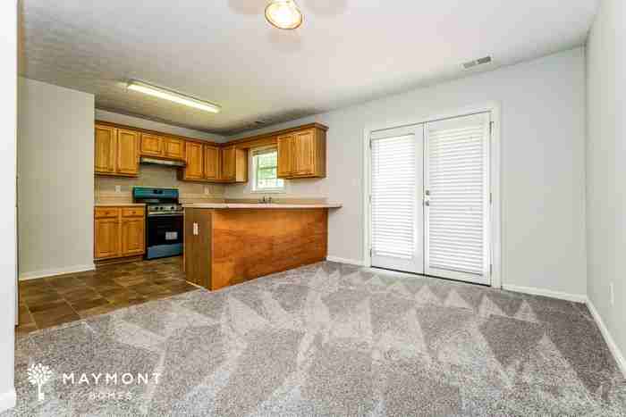 1024 Miss Amber Way - Photo 7 of 16
