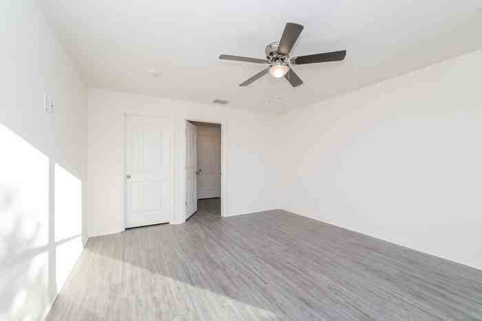 306 Judy Ln - Photo 4 of 12