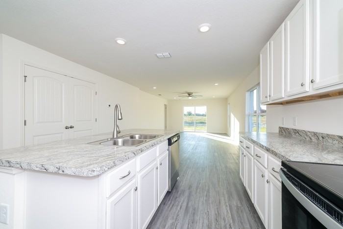 306 Judy Ln - Photo 6 of 12
