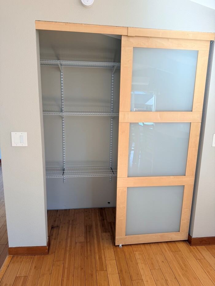 720 Ne 34th Pl - Photo 5 of 33