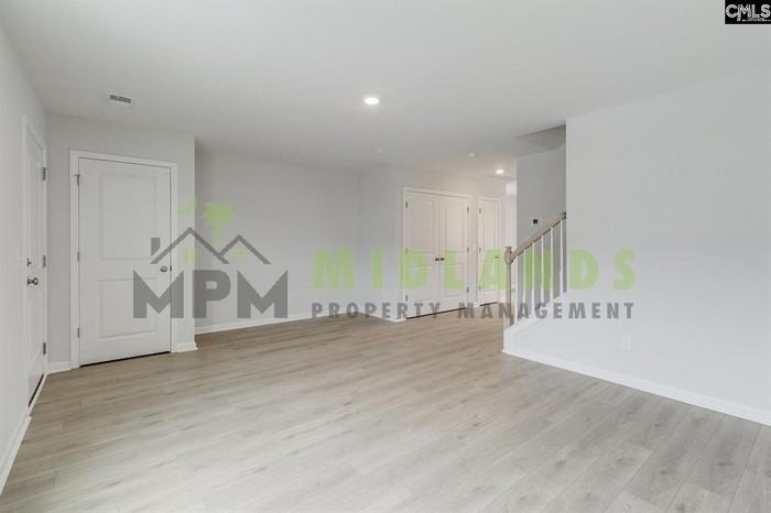 3068 Harborview Dr - Photo 3 of 25