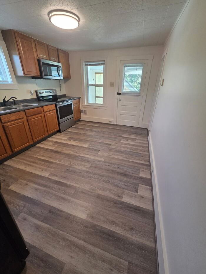 701 8th St #2 - Photo 2 of 12
