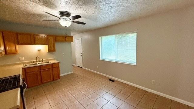 10221 Ridgefield Dr - Photo 5 of 10