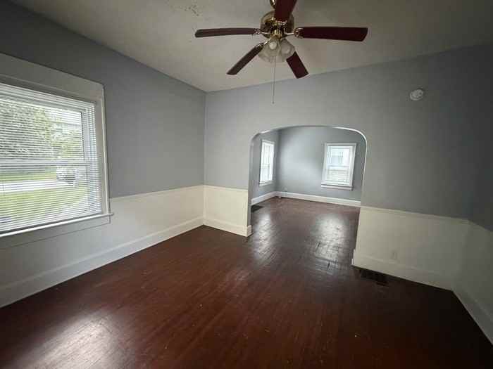 427 N Riley Ave - Photo 2 of 20