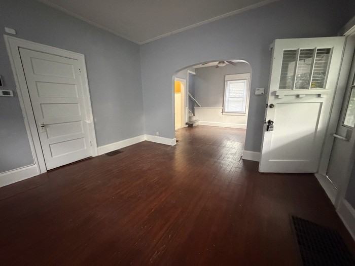 427 N Riley Ave - Photo 3 of 20