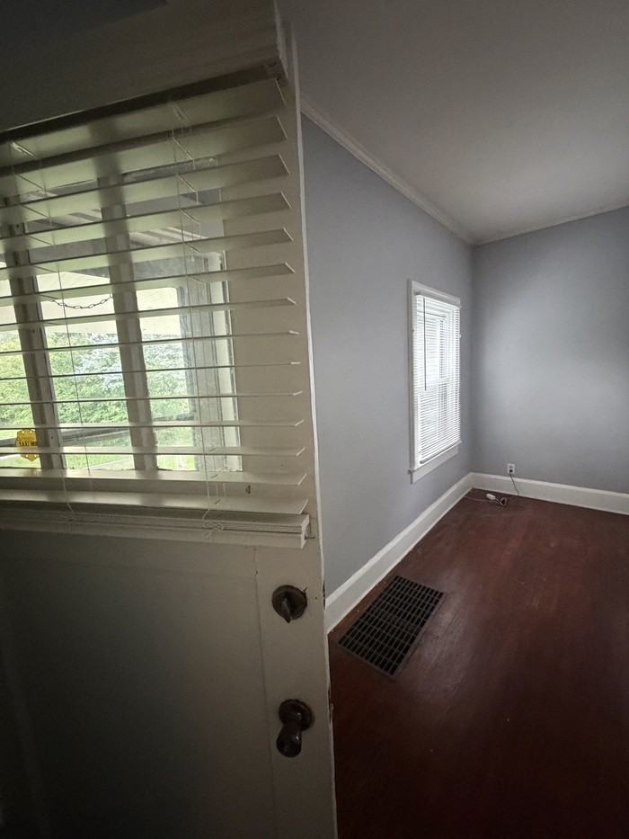 427 N Riley Ave - Photo 4 of 20