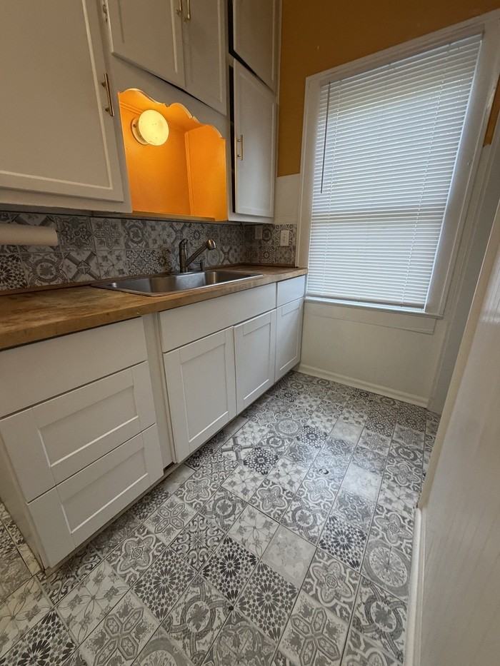 427 N Riley Ave - Photo 5 of 20