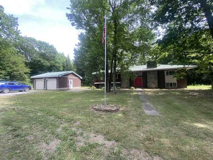 30862 Pinewood Dr - Photo 2 of 43