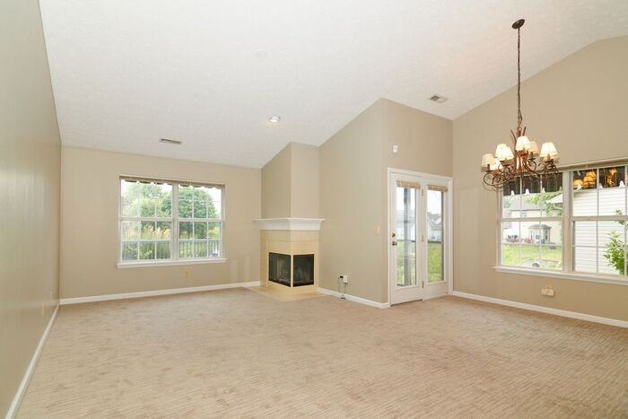 10838 Belair Dr - Photo 2 of 17