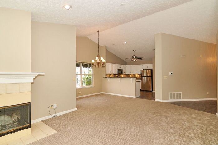 10838 Belair Dr - Photo 3 of 17