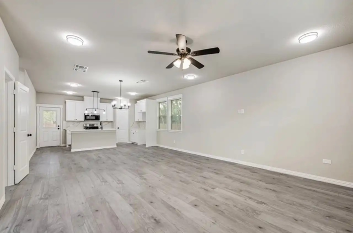 5612 Black Pine Cir - Photo 4 of 18