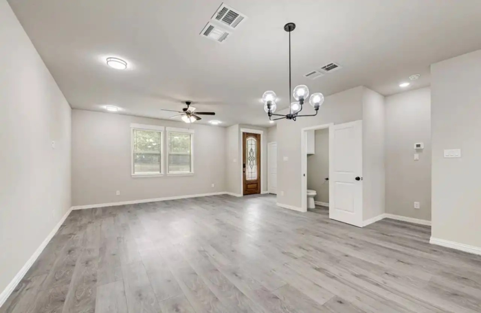 5612 Black Pine Cir - Photo 5 of 18