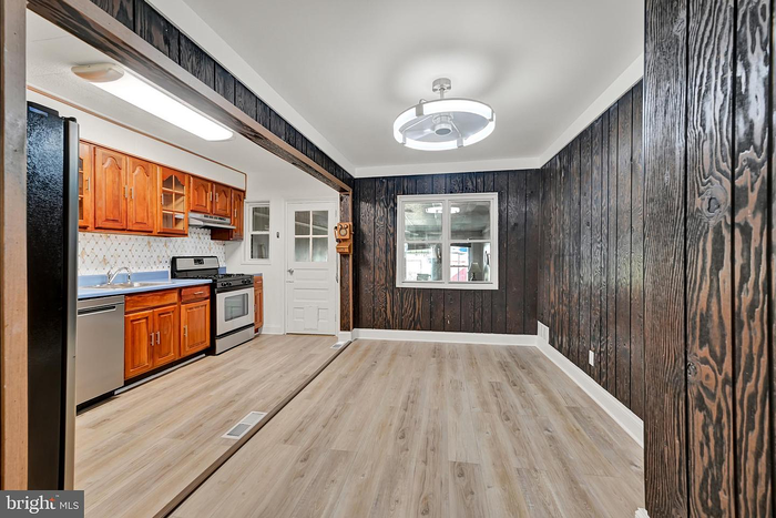 7500 Rabon Ave - Photo 5 of 20
