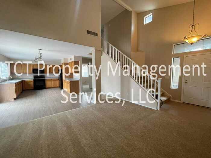 10995 W Rio Vista Ln - Photo 3 of 10
