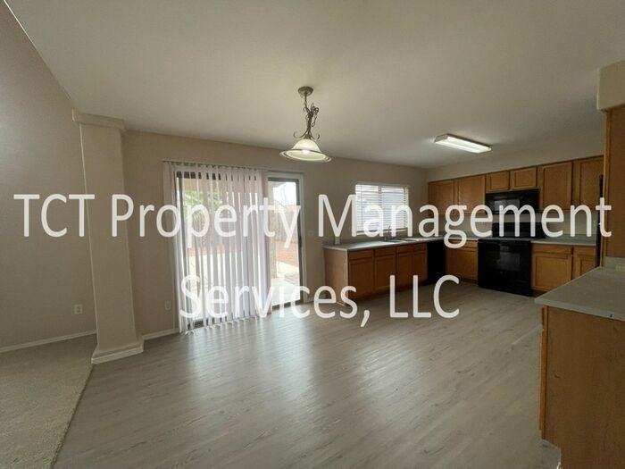 10995 W Rio Vista Ln - Photo 5 of 10