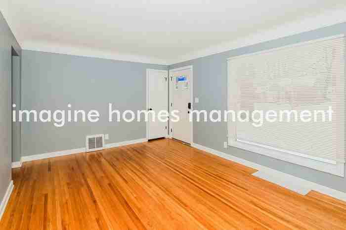 3826 Yates Ave N - Photo 3 of 18