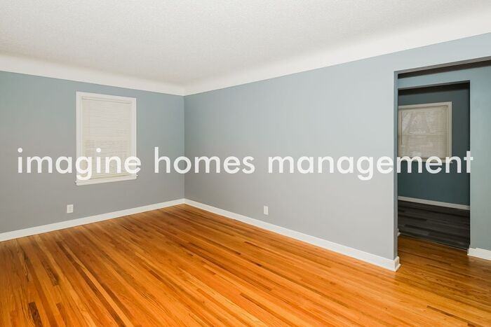 3826 Yates Ave N - Photo 4 of 18