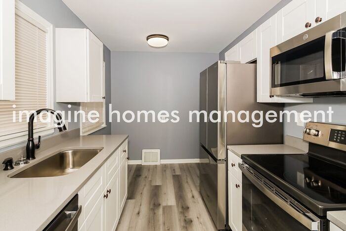 3826 Yates Ave N - Photo 6 of 18
