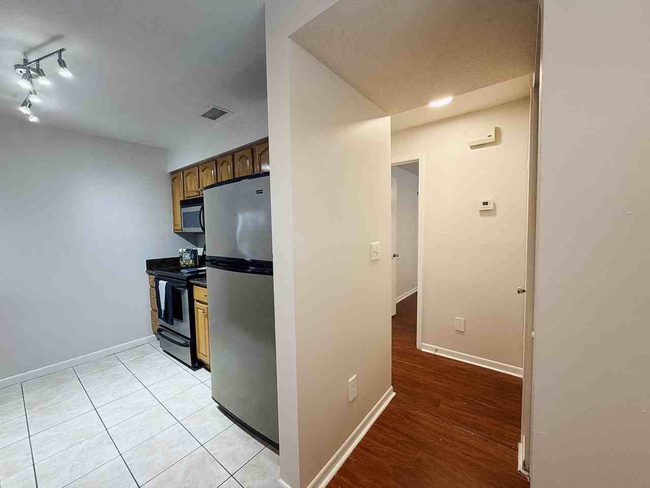 208 S Habana Ave #208B - Photo 7 of 27