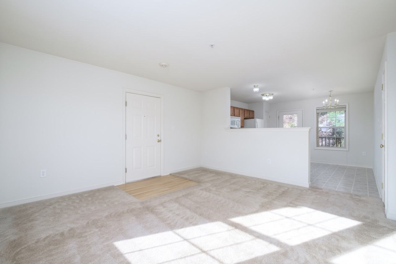 214 Daltrey Ct - Photo 6 of 15