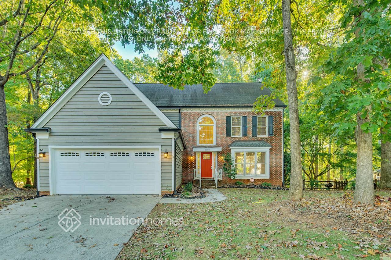 8807 Doe Path Ln - Photo 2 of 27
