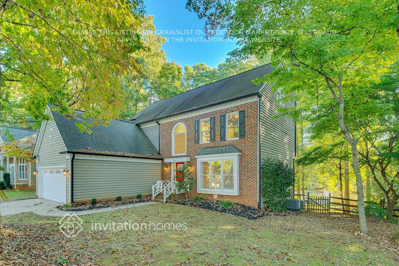 8807 Doe Path Ln - Photo 3 of 27