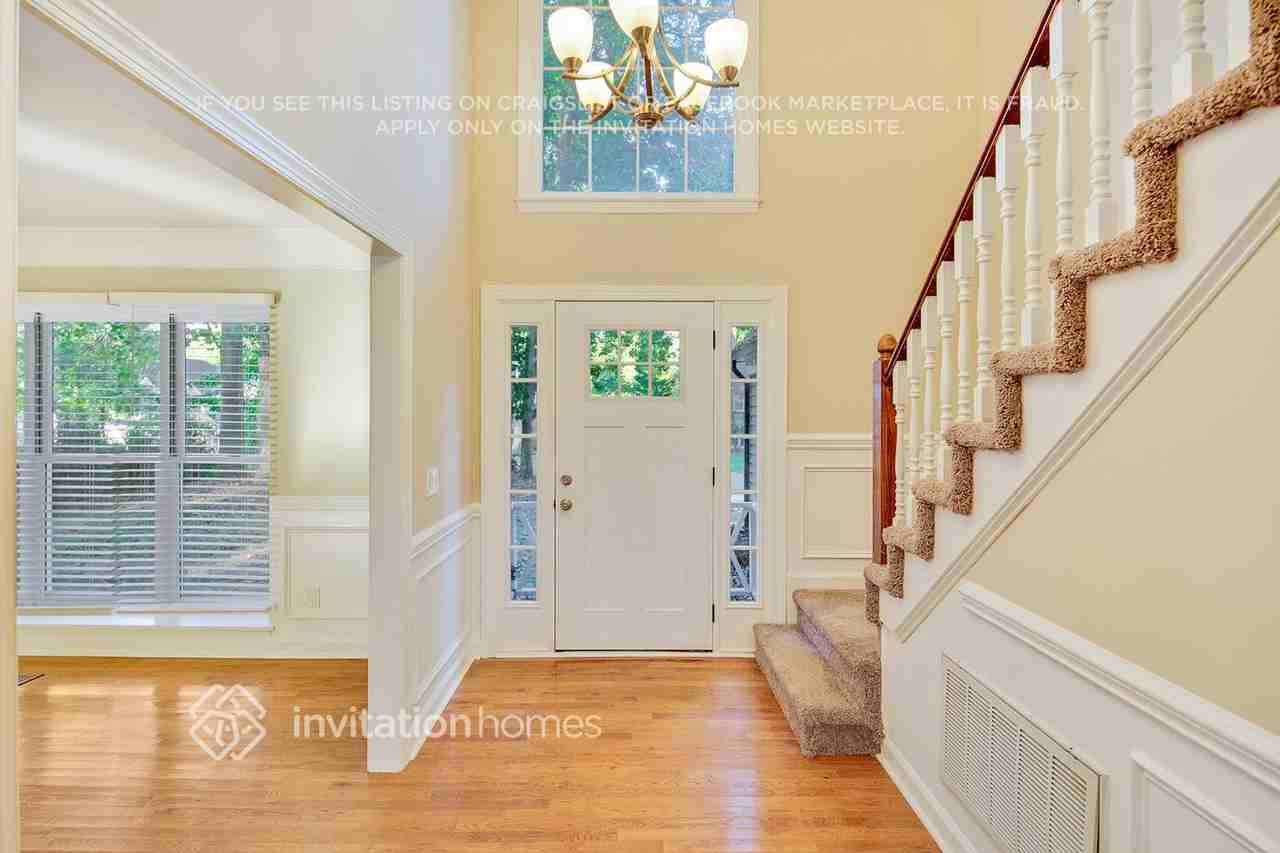 8807 Doe Path Ln - Photo 4 of 27